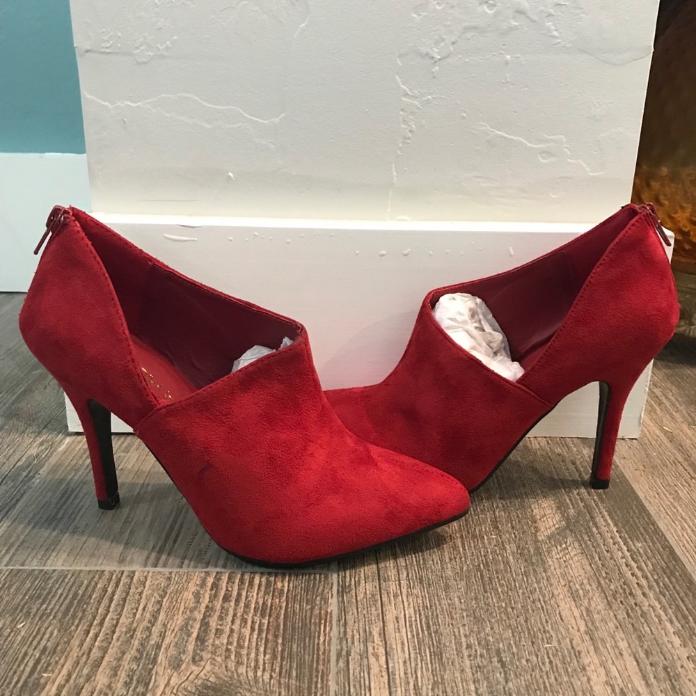 Brand New! Wild Diva Lounge red suede booties!